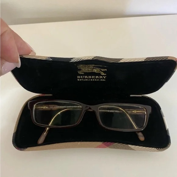 Burberry Women's Glasses with Brown Frame and Gold Arms - Picture 5 of 6